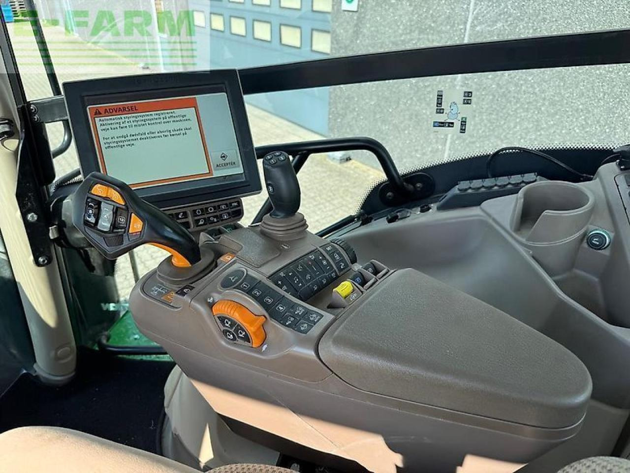 John Deere 6250r - Traktor: slika John Deere 6250r - Traktor John Deere 6250r - Traktor: slika John Deere 6250r - Traktor