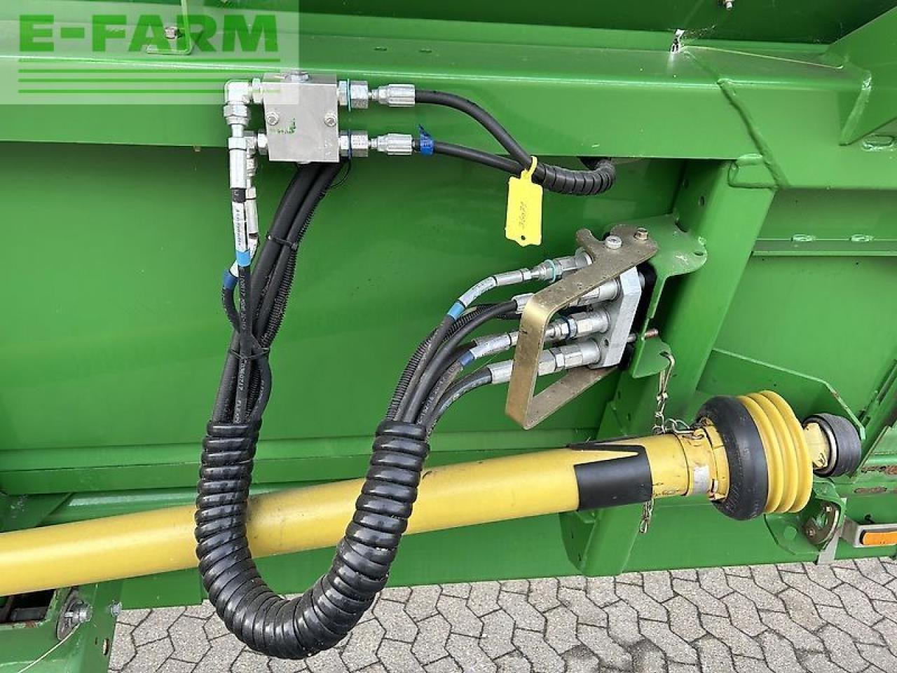 John Deere 635r - Priključak za silažni kombajn: slika John Deere 635r - Priključak za silažni kombajn John Deere 635r - Priključak za silažni kombajn: slika John Deere 635r - Priključak za silažni kombajn