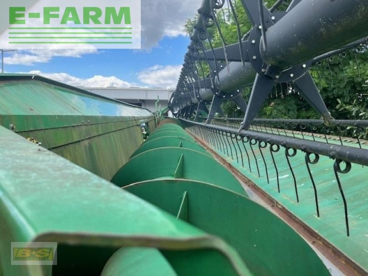 John Deere 635r inkl. rapsvorsatz und wagen - Heder za kombajn: slika John Deere 635r inkl. rapsvorsatz und wagen - Heder za kombajn John Deere 635r inkl. rapsvorsatz und wagen - Heder za kombajn: slika John Deere 635r inkl. rapsvorsatz und wagen - Heder za kombajn