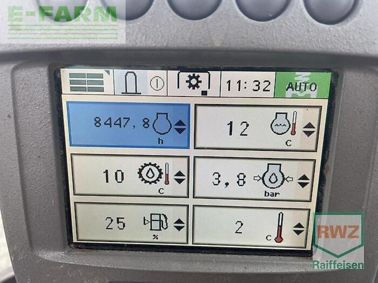 John Deere 6830 Premium - Traktor: slika John Deere 6830 Premium - Traktor John Deere 6830 Premium - Traktor: slika John Deere 6830 Premium - Traktor