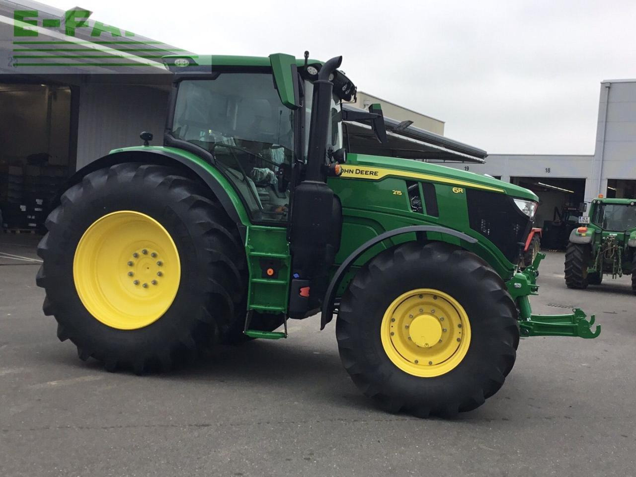 John Deere 6R215 - Traktor: slika John Deere 6R215 - Traktor John Deere 6R215 - Traktor: slika John Deere 6R215 - Traktor