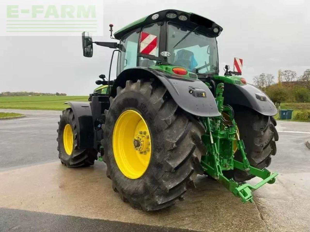 Traktor John Deere 6r 215: slika Traktor John Deere 6r 215
