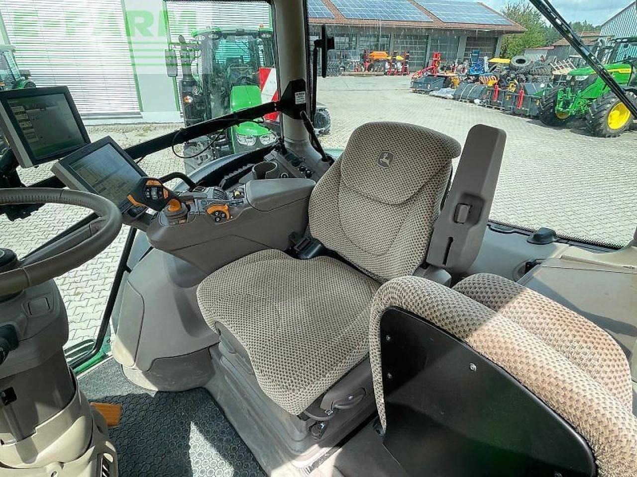 Traktor John Deere 6r 215: slika Traktor John Deere 6r 215