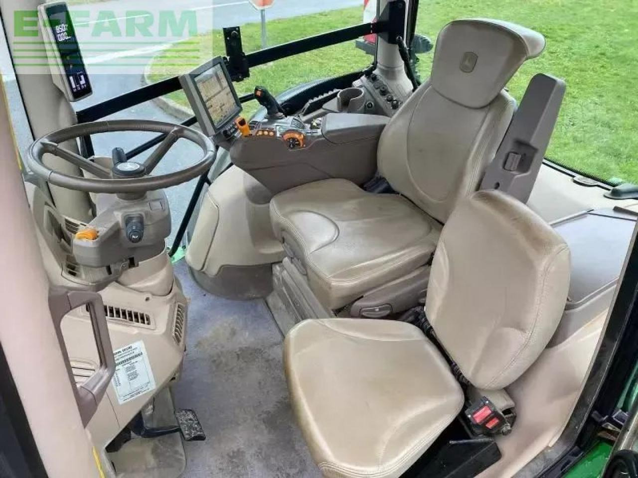 Traktor John Deere 6r 215: slika Traktor John Deere 6r 215