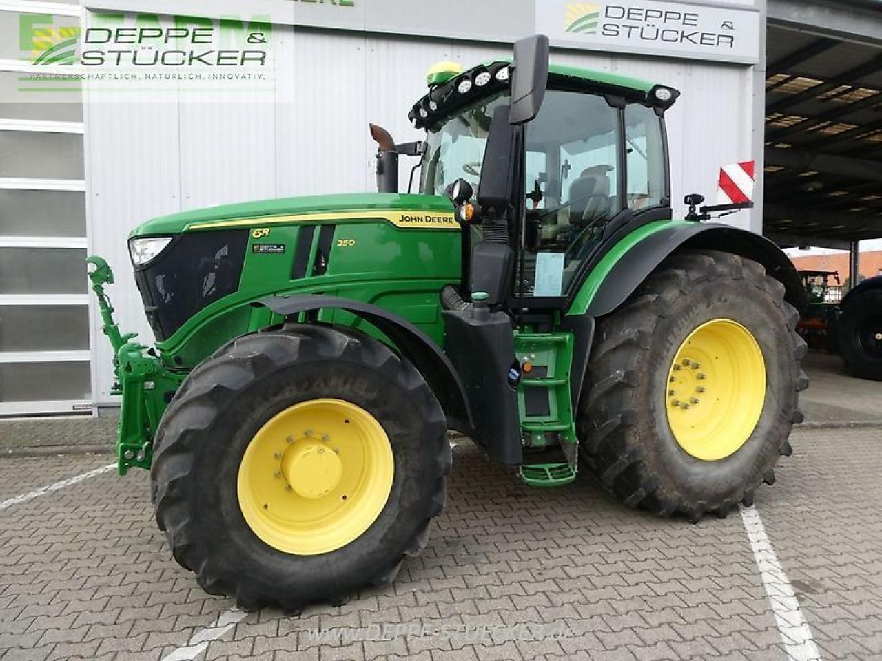 John Deere 6r 250 - Traktor: slika John Deere 6r 250 - Traktor John Deere 6r 250 - Traktor: slika John Deere 6r 250 - Traktor