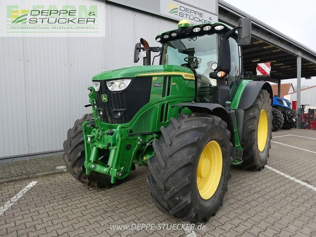 John Deere 6r 250 - Traktor: slika John Deere 6r 250 - Traktor John Deere 6r 250 - Traktor: slika John Deere 6r 250 - Traktor