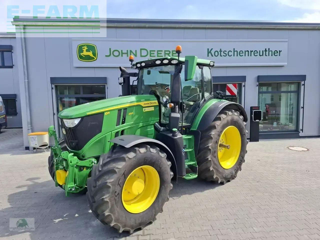 John Deere 6r 250 - command pro - Traktor: slika John Deere 6r 250 - command pro - Traktor John Deere 6r 250 - command pro - Traktor: slika John Deere 6r 250 - command pro - Traktor
