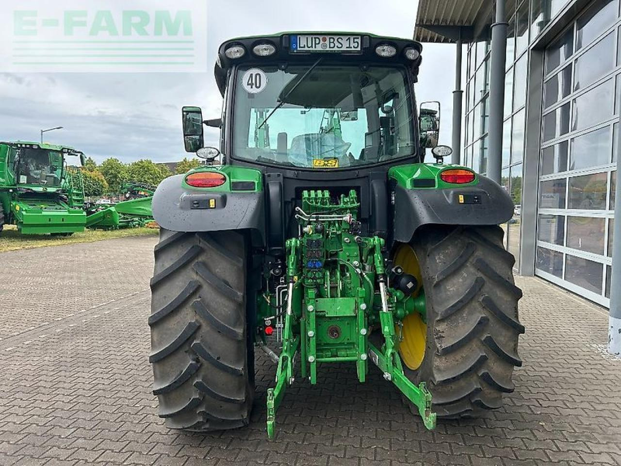 John Deere 6r150 - Traktor: slika John Deere 6r150 - Traktor John Deere 6r150 - Traktor: slika John Deere 6r150 - Traktor