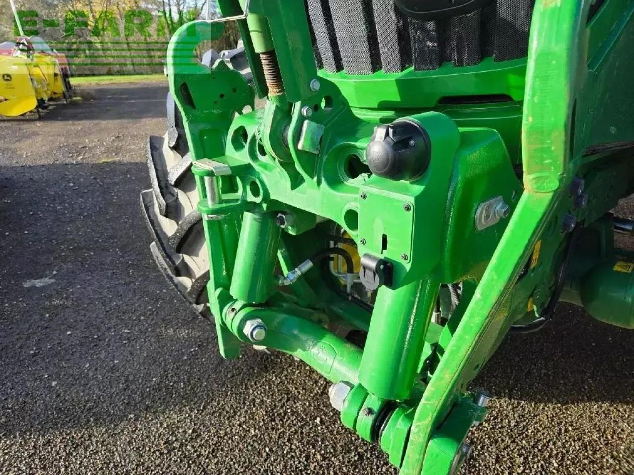 John Deere 6r155 - Traktor: slika John Deere 6r155 - Traktor John Deere 6r155 - Traktor: slika John Deere 6r155 - Traktor