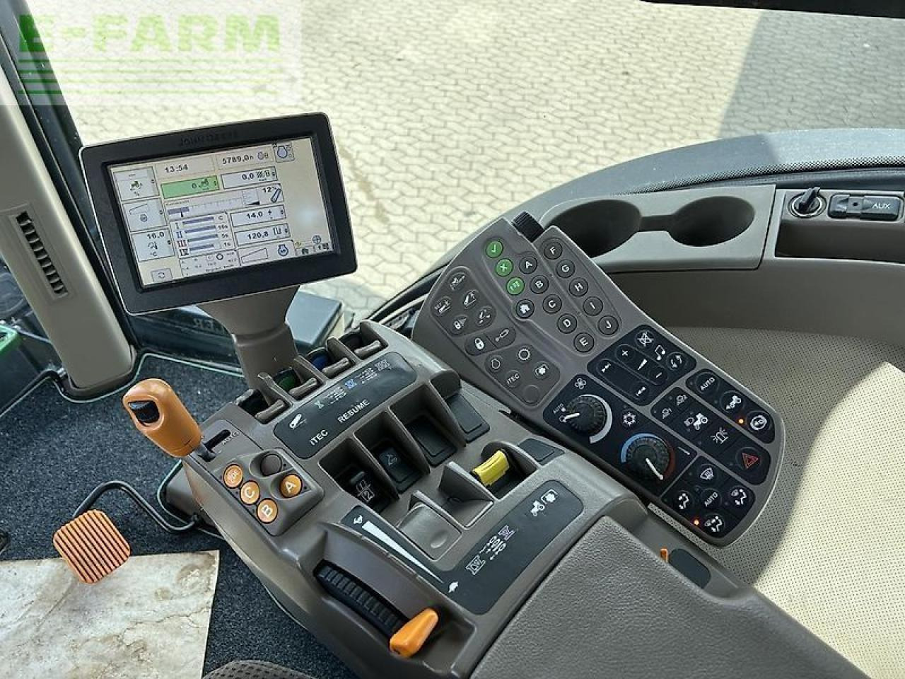 John Deere 7230r - Traktor: slika John Deere 7230r - Traktor John Deere 7230r - Traktor: slika John Deere 7230r - Traktor