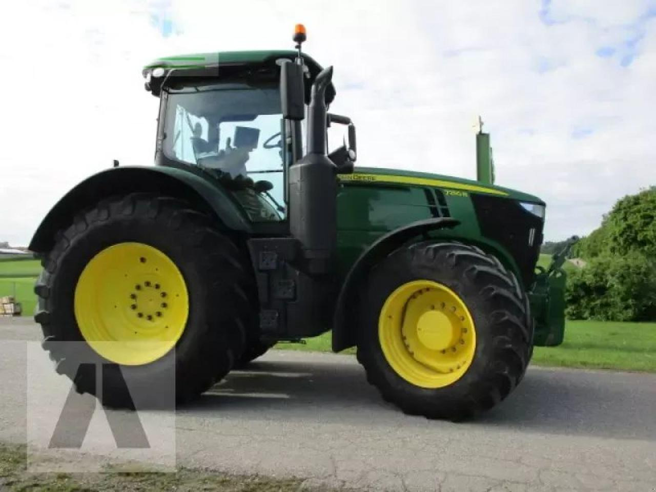 John Deere 7250r - Traktor: slika John Deere 7250r - Traktor John Deere 7250r - Traktor: slika John Deere 7250r - Traktor