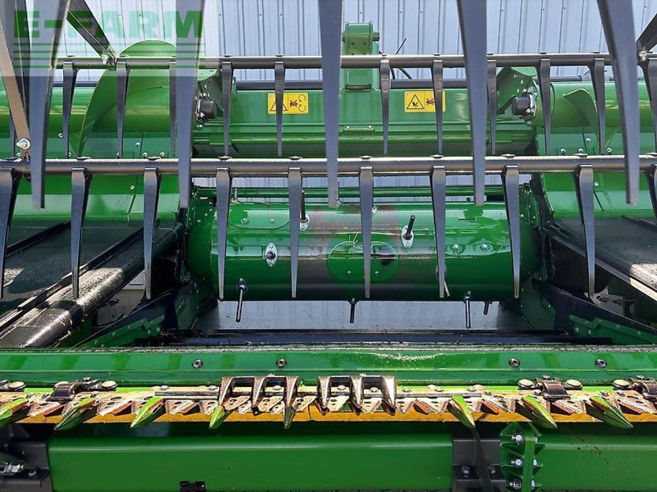 John Deere 735d - Priključak za silažni kombajn: slika John Deere 735d - Priključak za silažni kombajn John Deere 735d - Priključak za silažni kombajn: slika John Deere 735d - Priključak za silažni kombajn