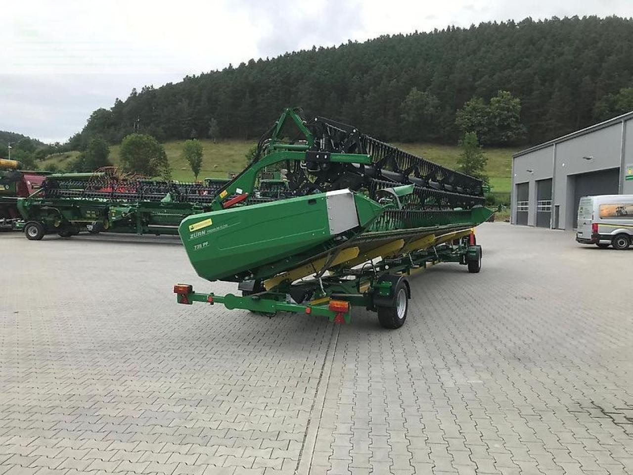 John Deere 735pf - Priključak za silažni kombajn: slika John Deere 735pf - Priključak za silažni kombajn John Deere 735pf - Priključak za silažni kombajn: slika John Deere 735pf - Priključak za silažni kombajn