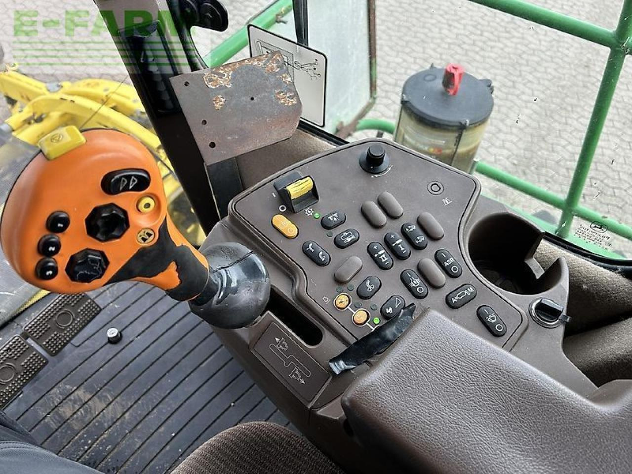 John Deere 7500 - Silažni kombajn: slika John Deere 7500 - Silažni kombajn John Deere 7500 - Silažni kombajn: slika John Deere 7500 - Silažni kombajn