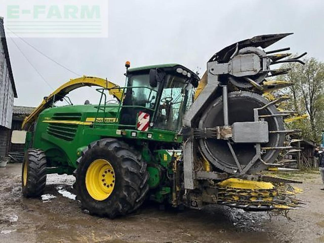 John Deere 7750 i - Silažni kombajn: slika John Deere 7750 i - Silažni kombajn John Deere 7750 i - Silažni kombajn: slika John Deere 7750 i - Silažni kombajn