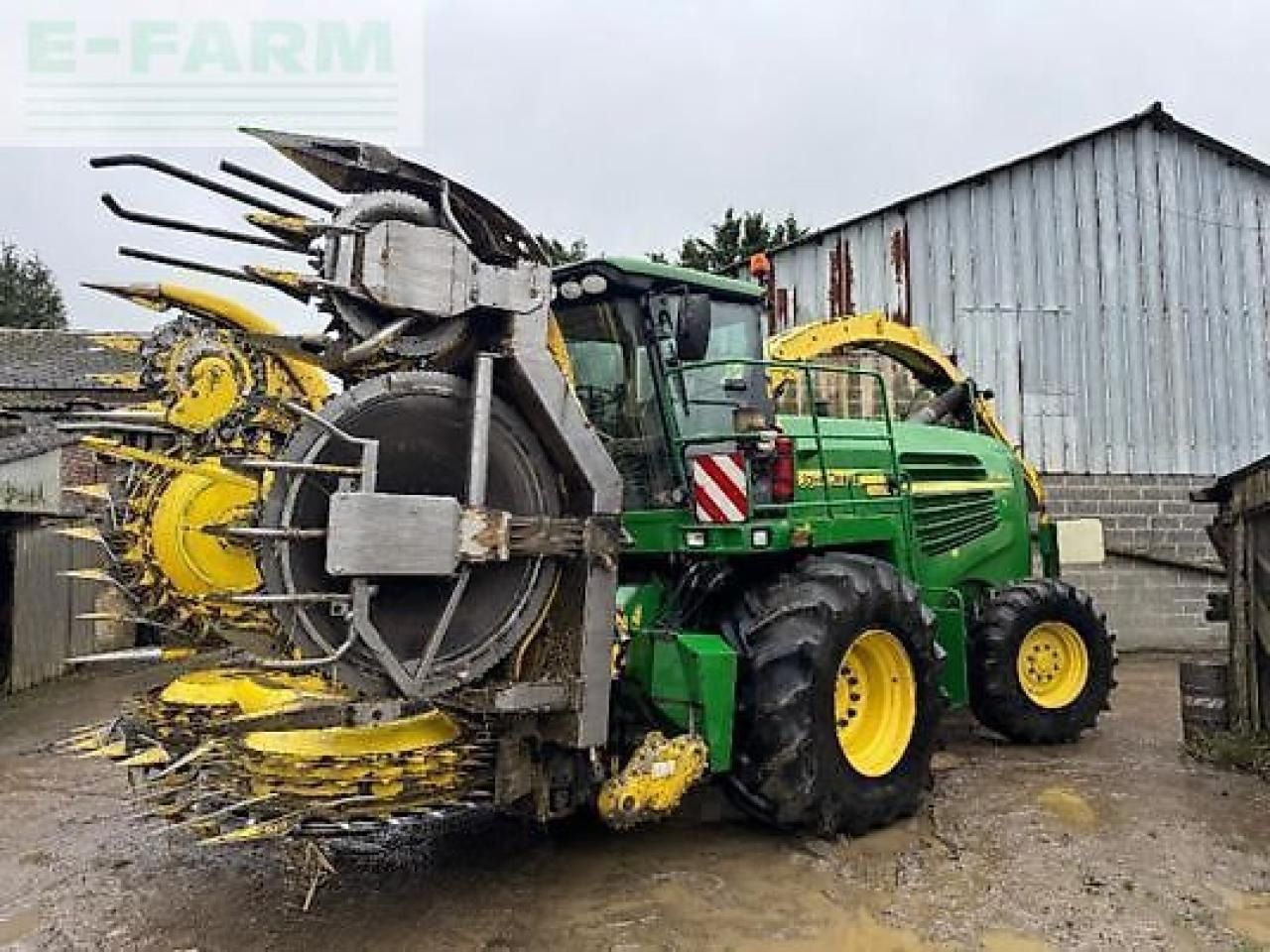 John Deere 7750 i - Silažni kombajn: slika John Deere 7750 i - Silažni kombajn John Deere 7750 i - Silažni kombajn: slika John Deere 7750 i - Silažni kombajn