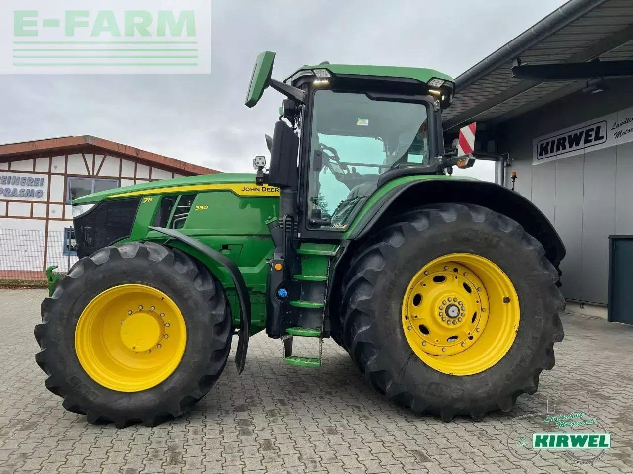 John Deere 7r 330 - Traktor: slika John Deere 7r 330 - Traktor John Deere 7r 330 - Traktor: slika John Deere 7r 330 - Traktor