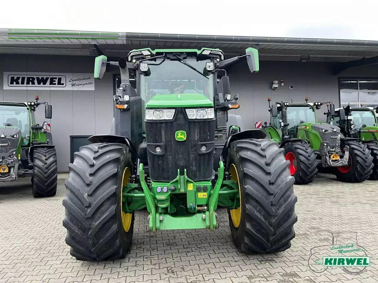 John Deere 7r 330 - Traktor: slika John Deere 7r 330 - Traktor John Deere 7r 330 - Traktor: slika John Deere 7r 330 - Traktor