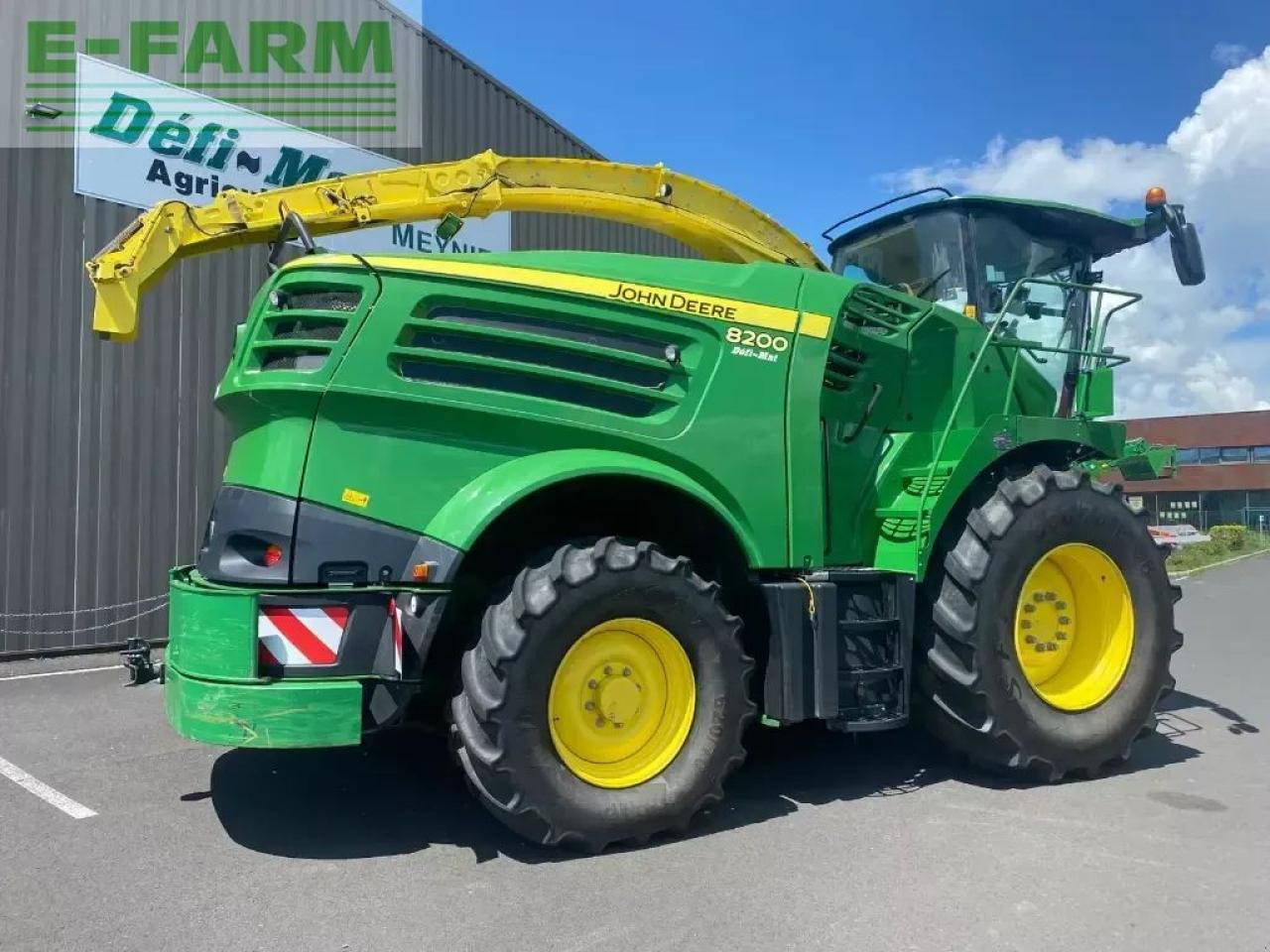 John Deere 8200 - Silažni kombajn: slika John Deere 8200 - Silažni kombajn John Deere 8200 - Silažni kombajn: slika John Deere 8200 - Silažni kombajn