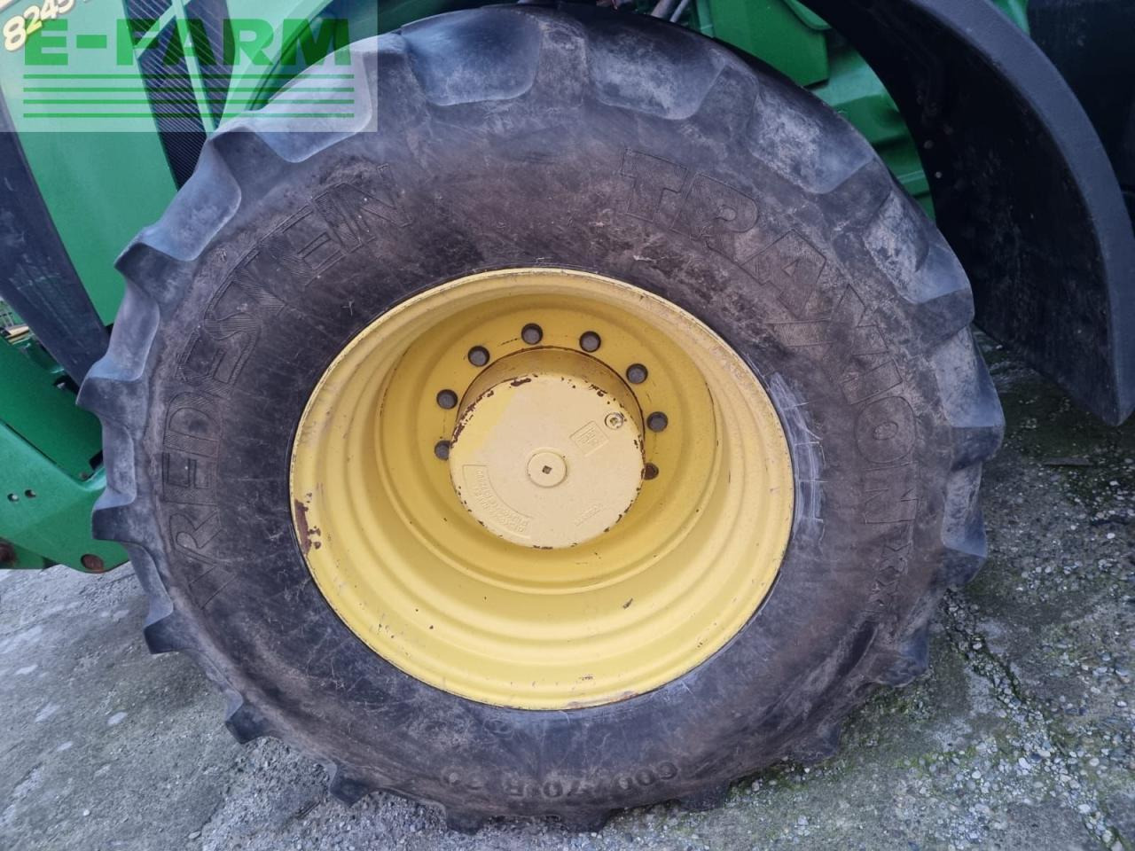 John Deere 8245 R - Traktor: slika John Deere 8245 R - Traktor John Deere 8245 R - Traktor: slika John Deere 8245 R - Traktor