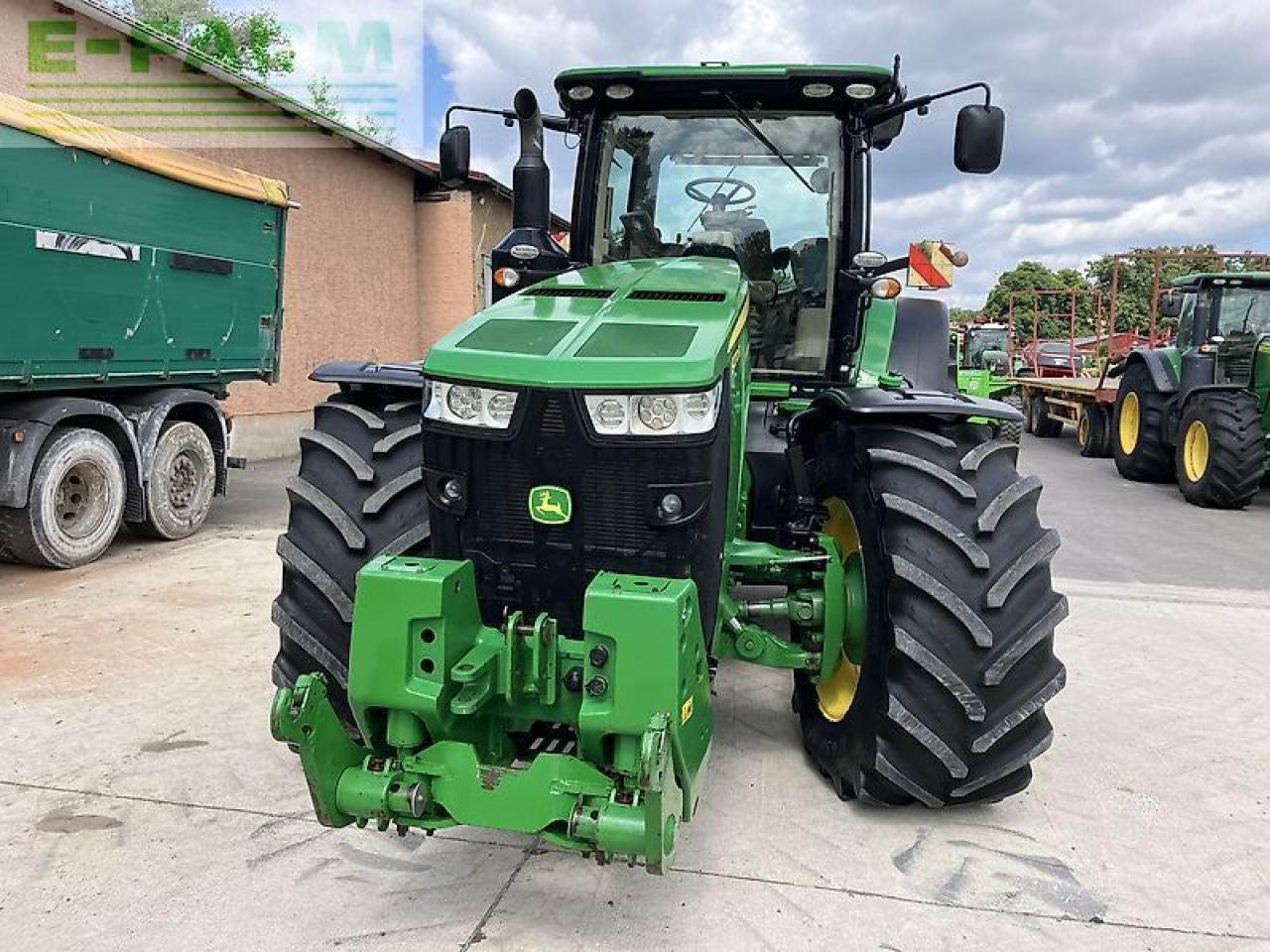 John Deere 8270r *e23* motor neu - Traktor: slika John Deere 8270r *e23* motor neu - Traktor John Deere 8270r *e23* motor neu - Traktor: slika John Deere 8270r *e23* motor neu - Traktor