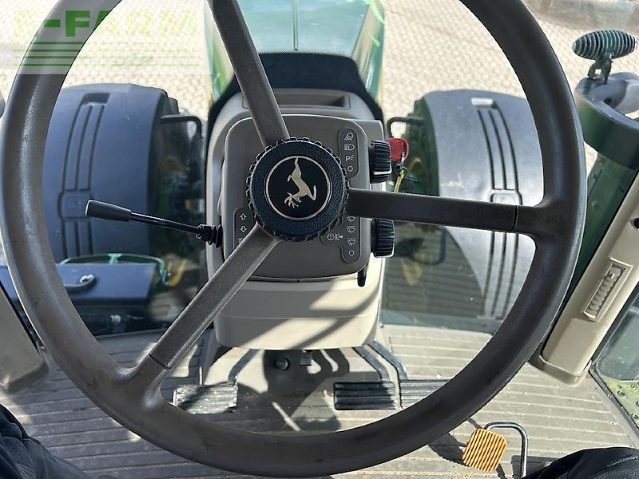 John Deere 8320r - Traktor: slika John Deere 8320r - Traktor John Deere 8320r - Traktor: slika John Deere 8320r - Traktor