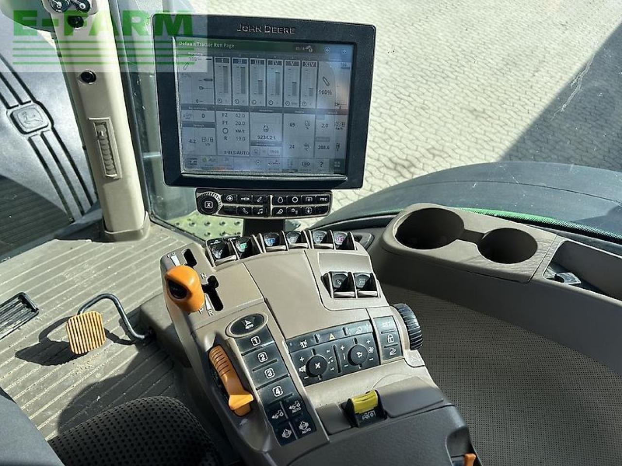 John Deere 8320r - Traktor: slika John Deere 8320r - Traktor John Deere 8320r - Traktor: slika John Deere 8320r - Traktor