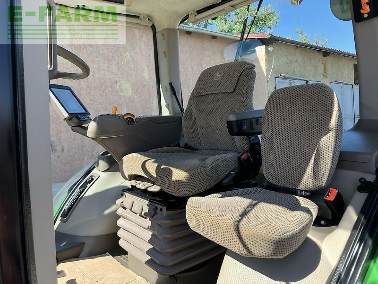 Traktor John Deere 8320r *powr shift 16/5*: slika Traktor John Deere 8320r *powr shift 16/5* Traktor John Deere 8320r *powr shift 16/5*: slika Traktor John Deere 8320r *powr shift 16/5*