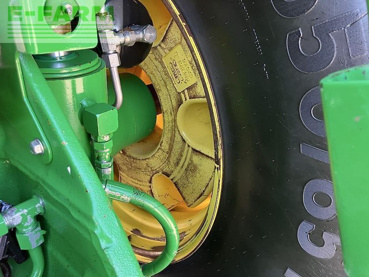 Traktor John Deere 8320r *powr shift 16/5*: slika Traktor John Deere 8320r *powr shift 16/5* Traktor John Deere 8320r *powr shift 16/5*: slika Traktor John Deere 8320r *powr shift 16/5*