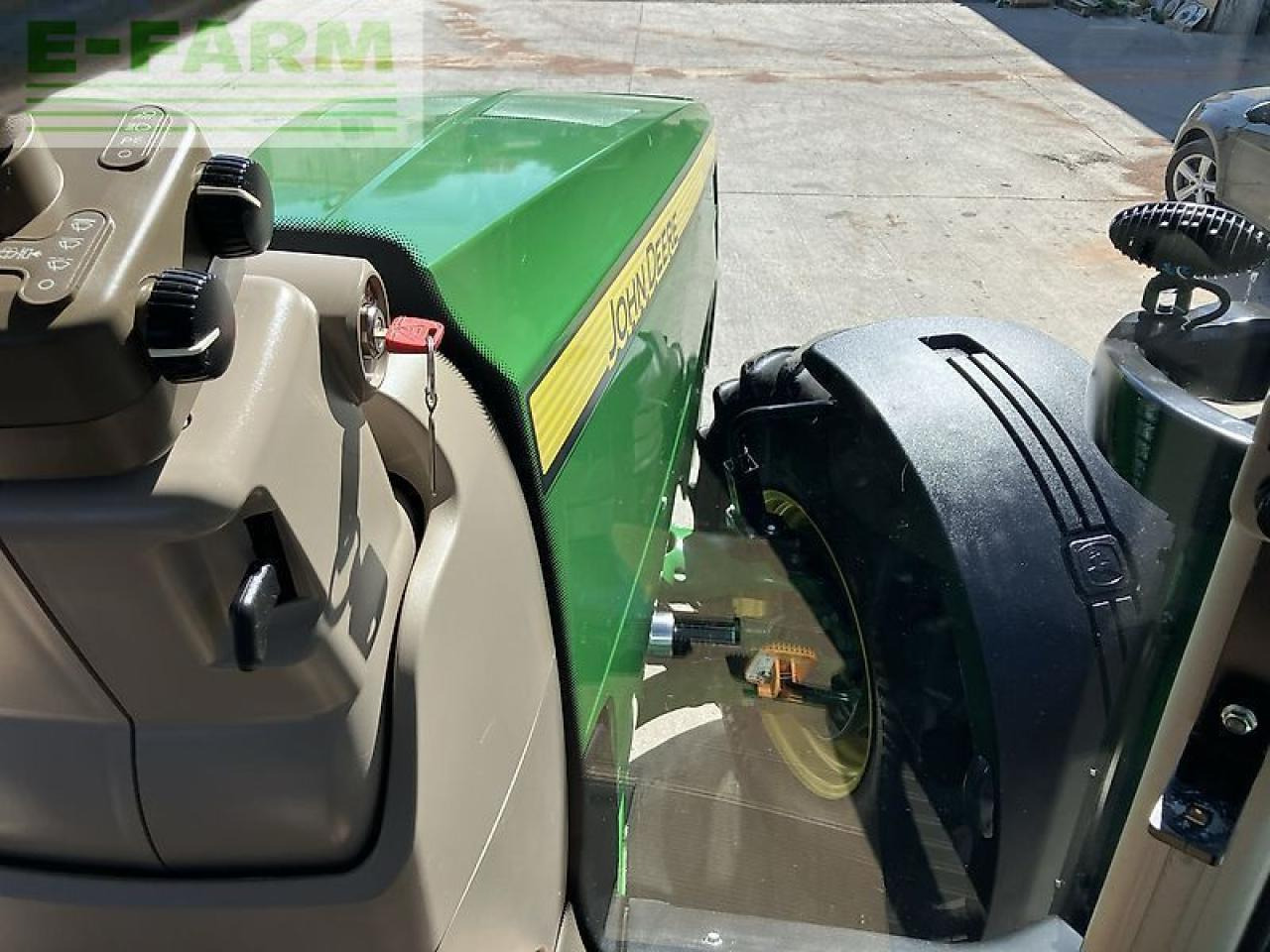 Traktor John Deere 8320r *powr shift 16/5*: slika Traktor John Deere 8320r *powr shift 16/5* Traktor John Deere 8320r *powr shift 16/5*: slika Traktor John Deere 8320r *powr shift 16/5*