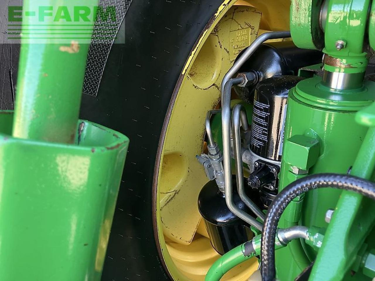 Traktor John Deere 8320r *powr shift 16/5*: slika Traktor John Deere 8320r *powr shift 16/5* Traktor John Deere 8320r *powr shift 16/5*: slika Traktor John Deere 8320r *powr shift 16/5*