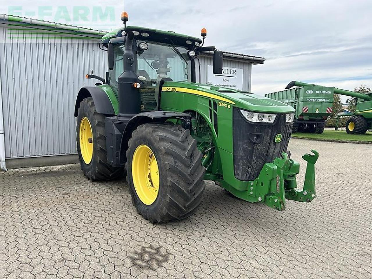 Traktor John Deere 8345r: slika Traktor John Deere 8345r