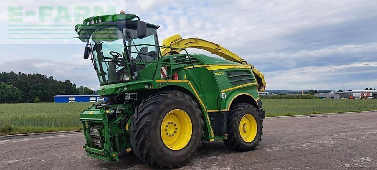 John Deere 8400 - Silažni kombajn: slika John Deere 8400 - Silažni kombajn John Deere 8400 - Silažni kombajn: slika John Deere 8400 - Silažni kombajn