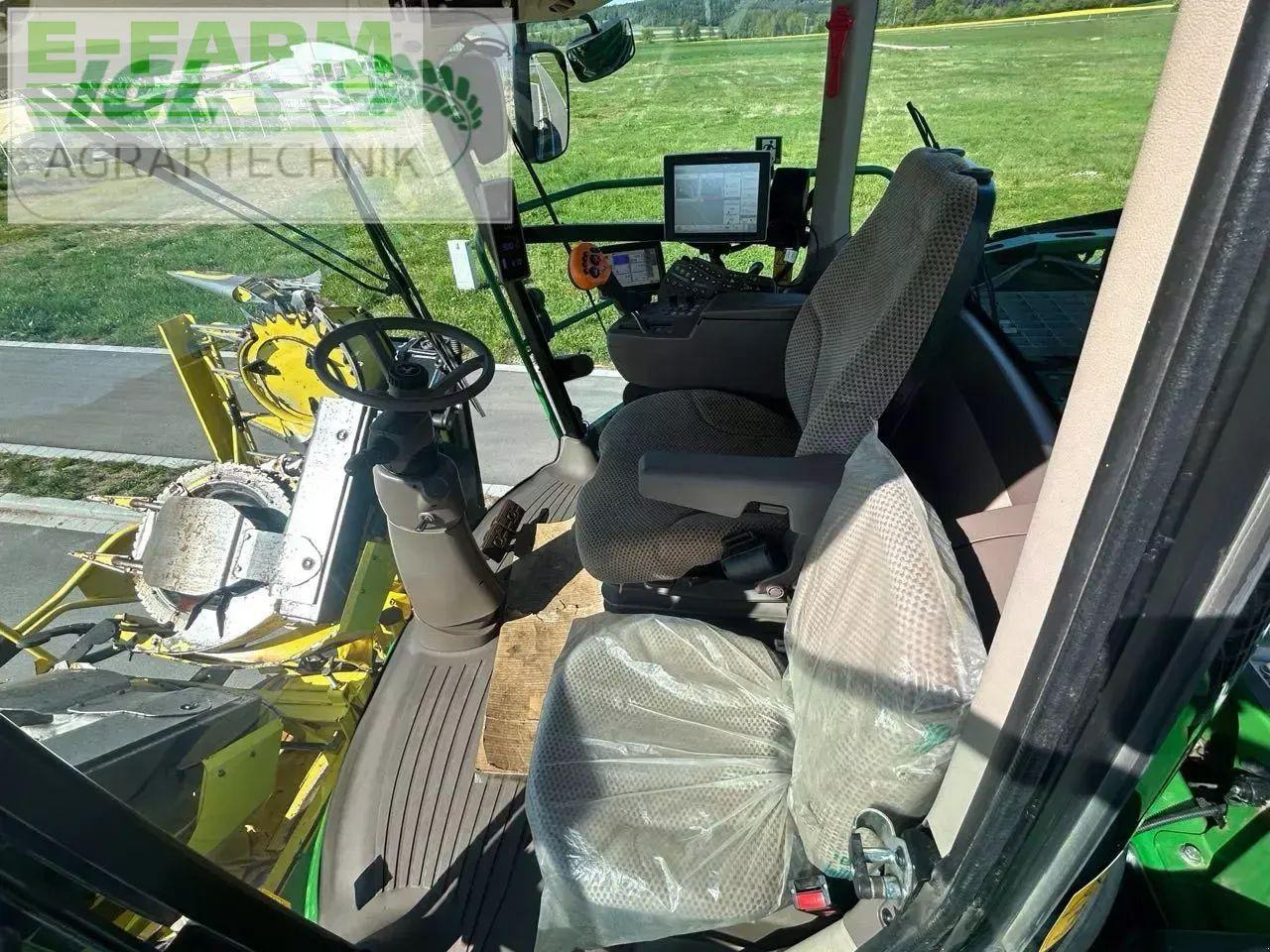 Silažni kombajn John Deere 8500i: slika Silažni kombajn John Deere 8500i