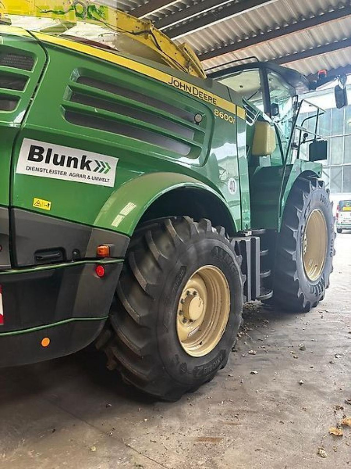 John Deere 8600 - Silažni kombajn: slika John Deere 8600 - Silažni kombajn John Deere 8600 - Silažni kombajn: slika John Deere 8600 - Silažni kombajn
