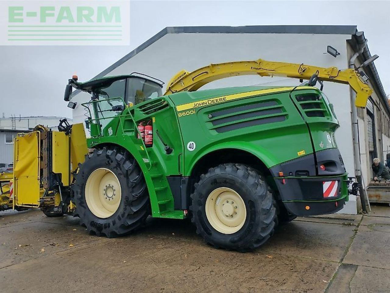 John Deere 8600 - Silažni kombajn: slika John Deere 8600 - Silažni kombajn John Deere 8600 - Silažni kombajn: slika John Deere 8600 - Silažni kombajn
