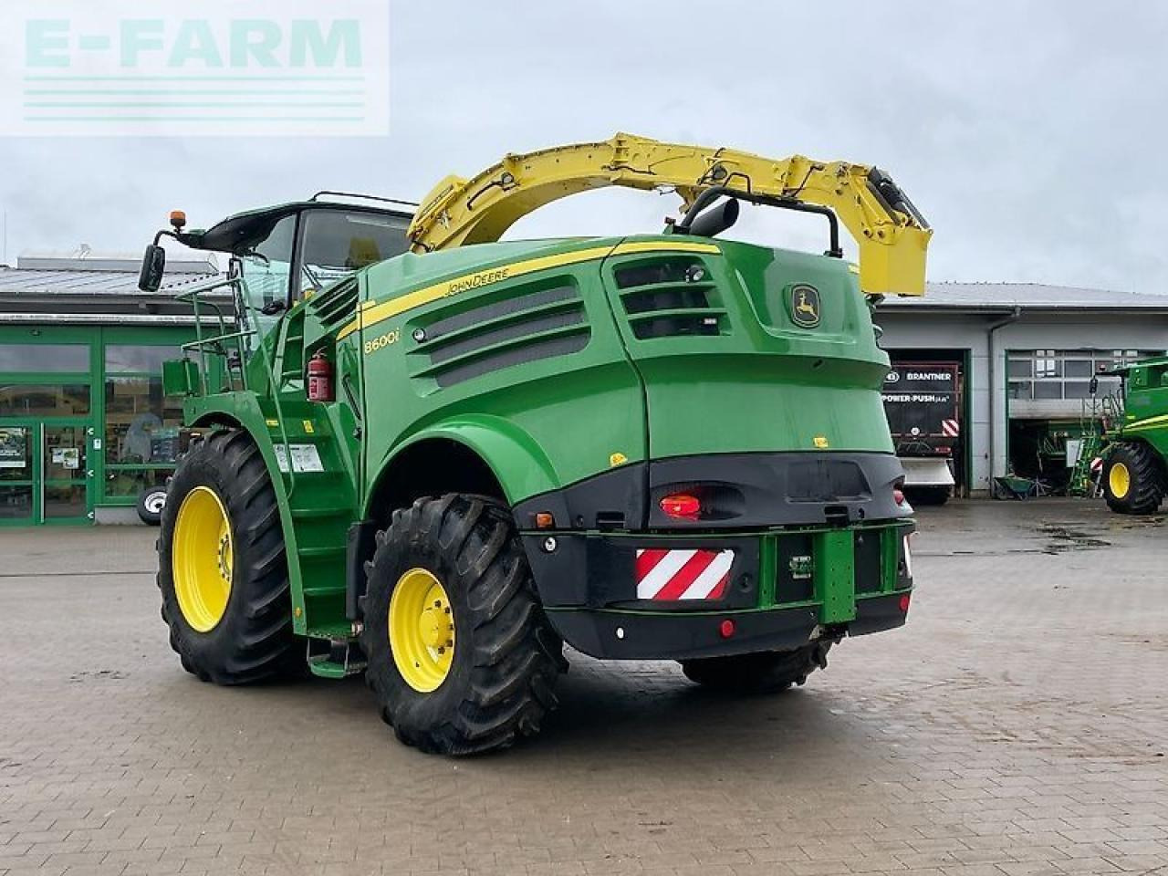 John Deere 8600 - Silažni kombajn: slika John Deere 8600 - Silažni kombajn John Deere 8600 - Silažni kombajn: slika John Deere 8600 - Silažni kombajn