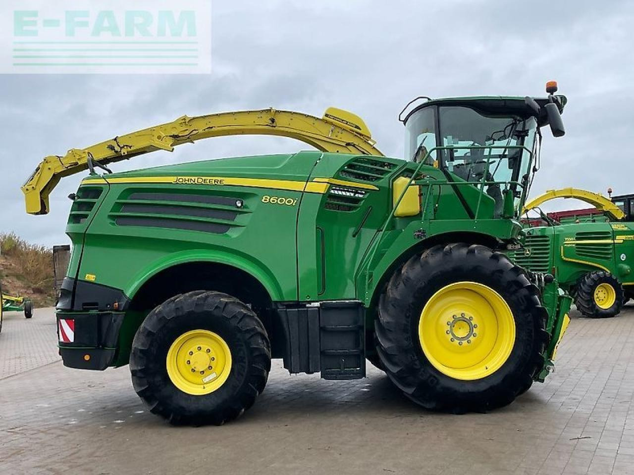 John Deere 8600 - Silažni kombajn: slika John Deere 8600 - Silažni kombajn John Deere 8600 - Silažni kombajn: slika John Deere 8600 - Silažni kombajn
