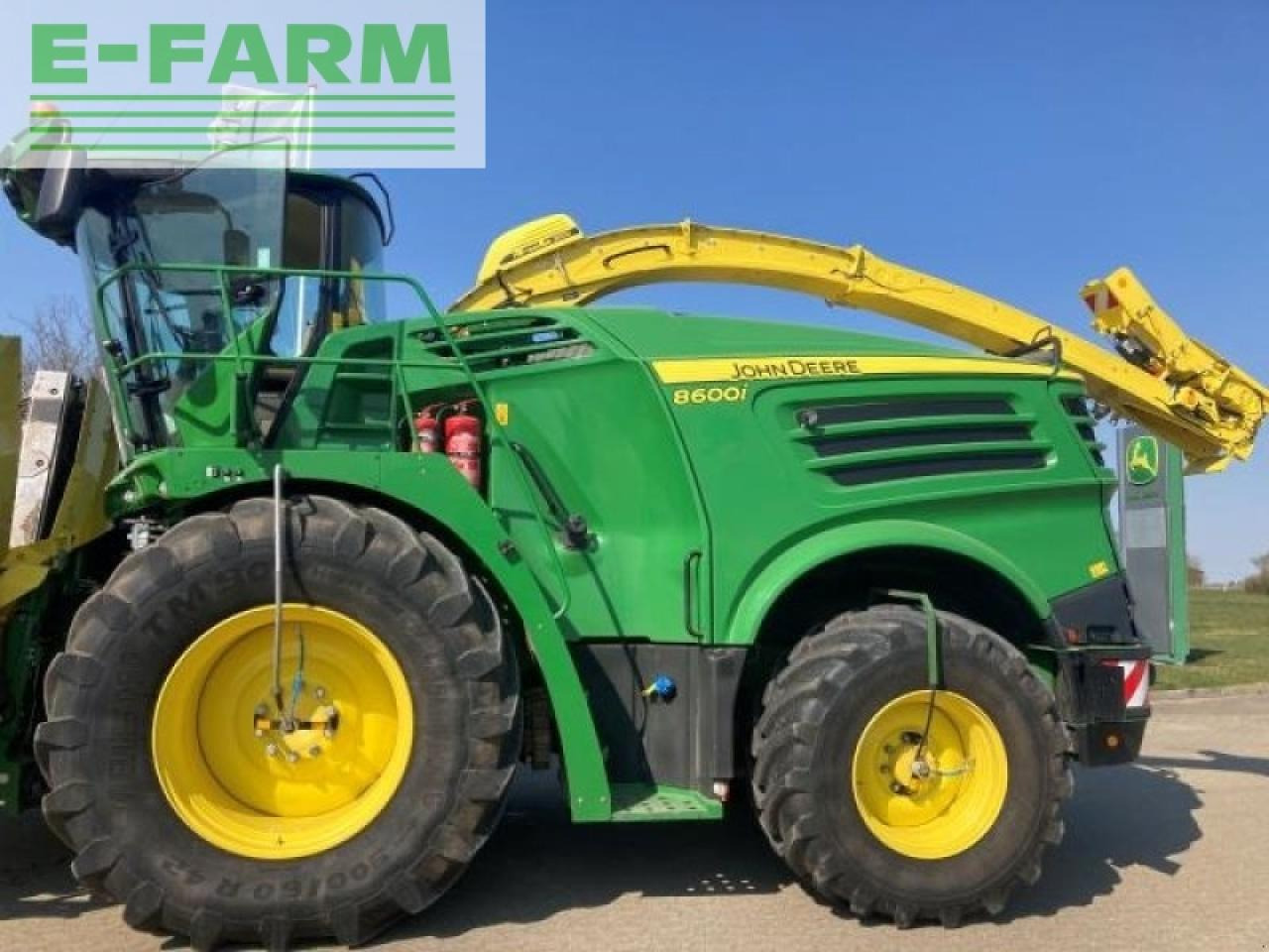 John Deere 8600i - Priključak za silažni kombajn: slika John Deere 8600i - Priključak za silažni kombajn John Deere 8600i - Priključak za silažni kombajn: slika John Deere 8600i - Priključak za silažni kombajn