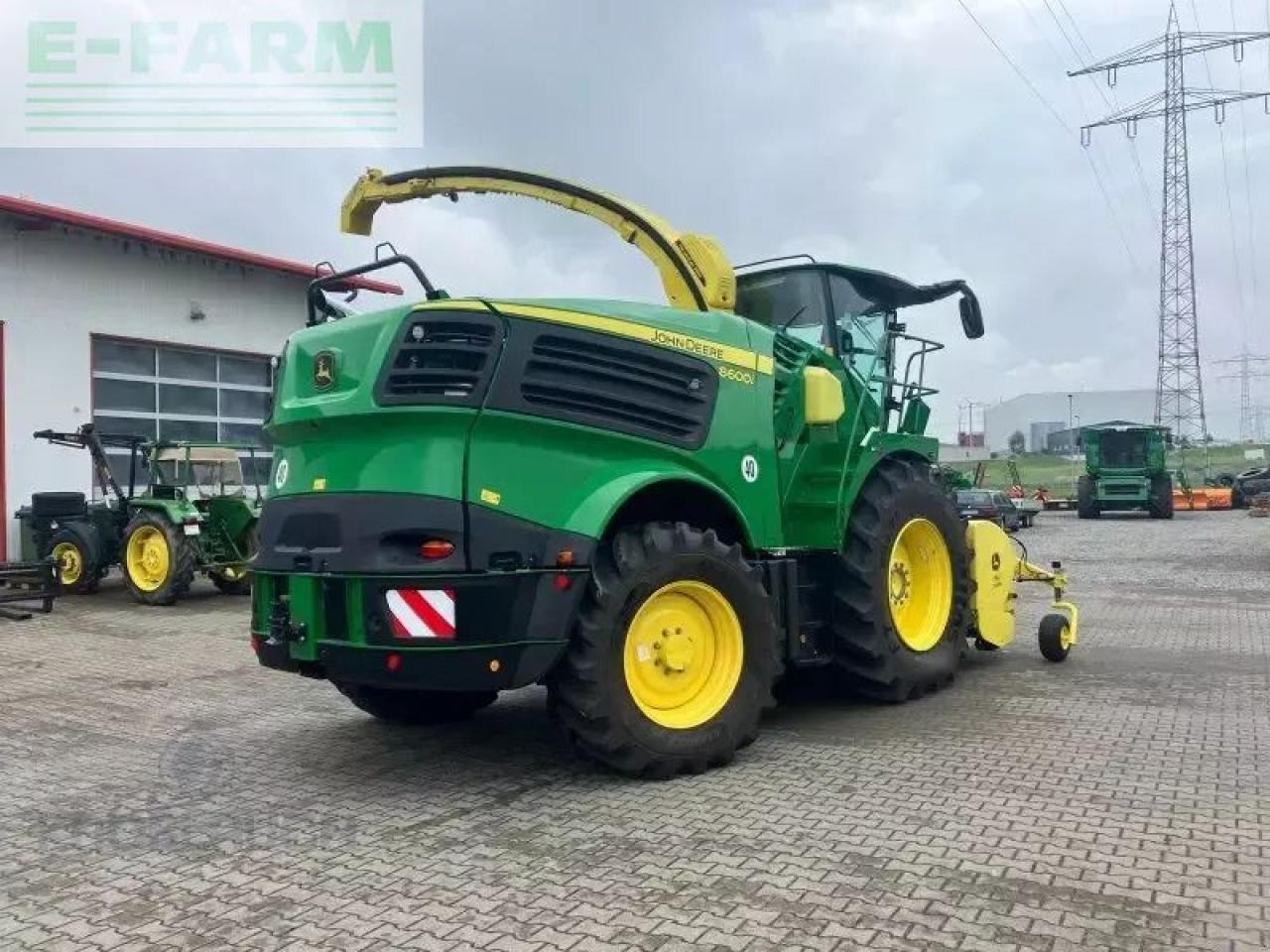 John Deere 8600i - Silažni kombajn: slika John Deere 8600i - Silažni kombajn John Deere 8600i - Silažni kombajn: slika John Deere 8600i - Silažni kombajn