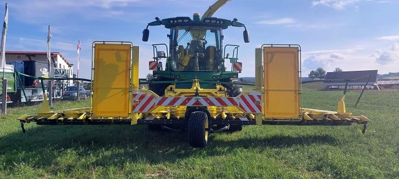 John Deere 8600i - Silažni kombajn: slika John Deere 8600i - Silažni kombajn John Deere 8600i - Silažni kombajn: slika John Deere 8600i - Silažni kombajn