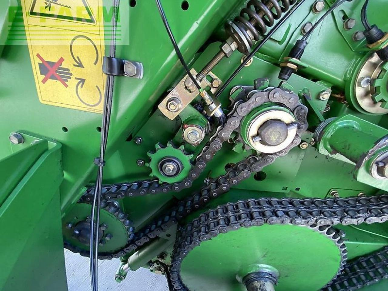 Kvadratna balirka John Deere 864: slika Kvadratna balirka John Deere 864 Kvadratna balirka John Deere 864: slika Kvadratna balirka John Deere 864