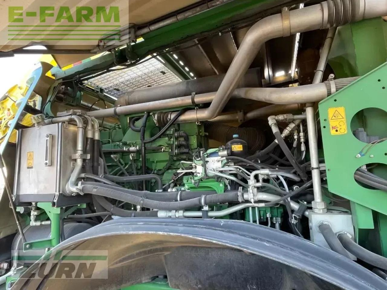 Silažni kombajn John Deere 8700i: slika Silažni kombajn John Deere 8700i