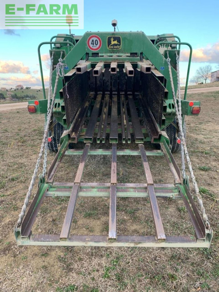 Kvadratna balirka John Deere John Deere 690: slika Kvadratna balirka John Deere John Deere 690