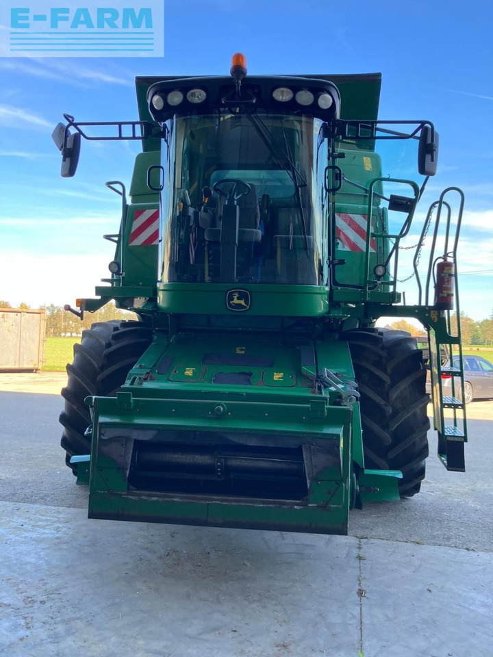 John Deere T560HM - Kombajn za žetvu: slika John Deere T560HM - Kombajn za žetvu John Deere T560HM - Kombajn za žetvu: slika John Deere T560HM - Kombajn za žetvu