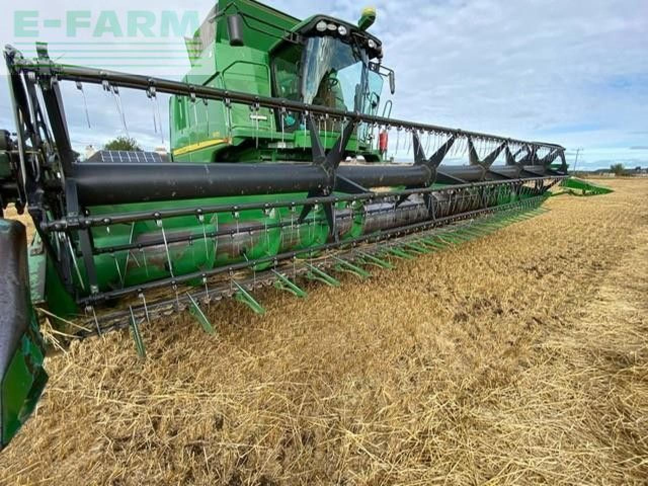John Deere T670 4WD - Kombajn za žetvu: slika John Deere T670 4WD - Kombajn za žetvu John Deere T670 4WD - Kombajn za žetvu: slika John Deere T670 4WD - Kombajn za žetvu
