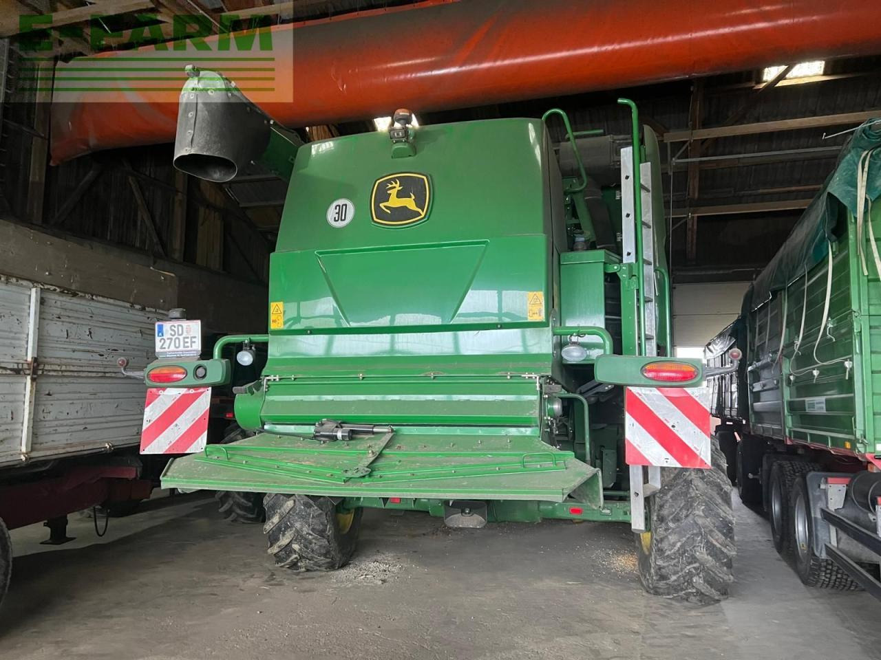 John Deere T670 - Kombajn za žetvu: slika John Deere T670 - Kombajn za žetvu John Deere T670 - Kombajn za žetvu: slika John Deere T670 - Kombajn za žetvu