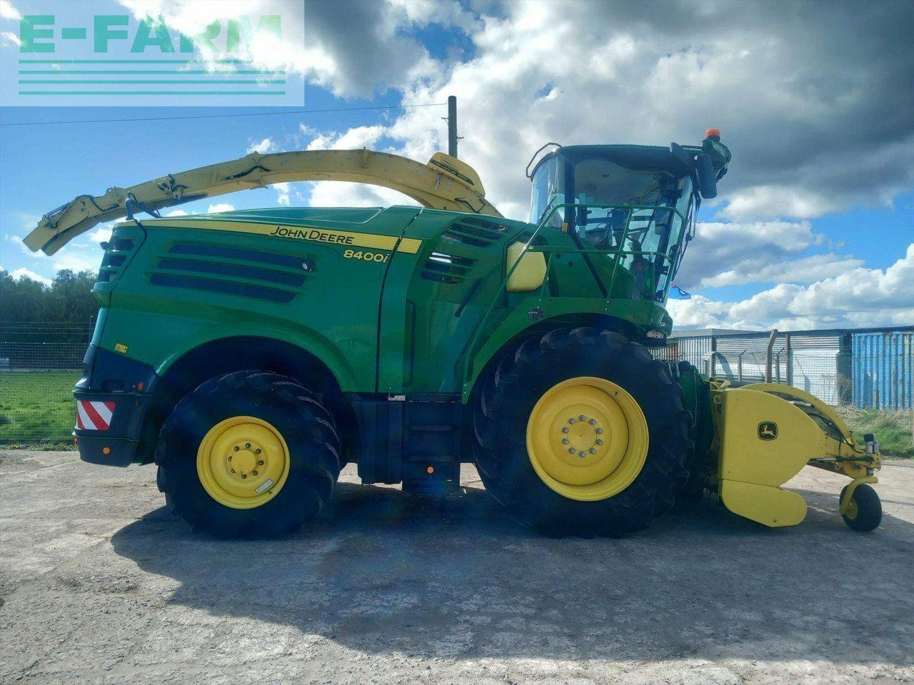 John Deere USED 8400I - Silažni kombajn: slika John Deere USED 8400I - Silažni kombajn John Deere USED 8400I - Silažni kombajn: slika John Deere USED 8400I - Silažni kombajn