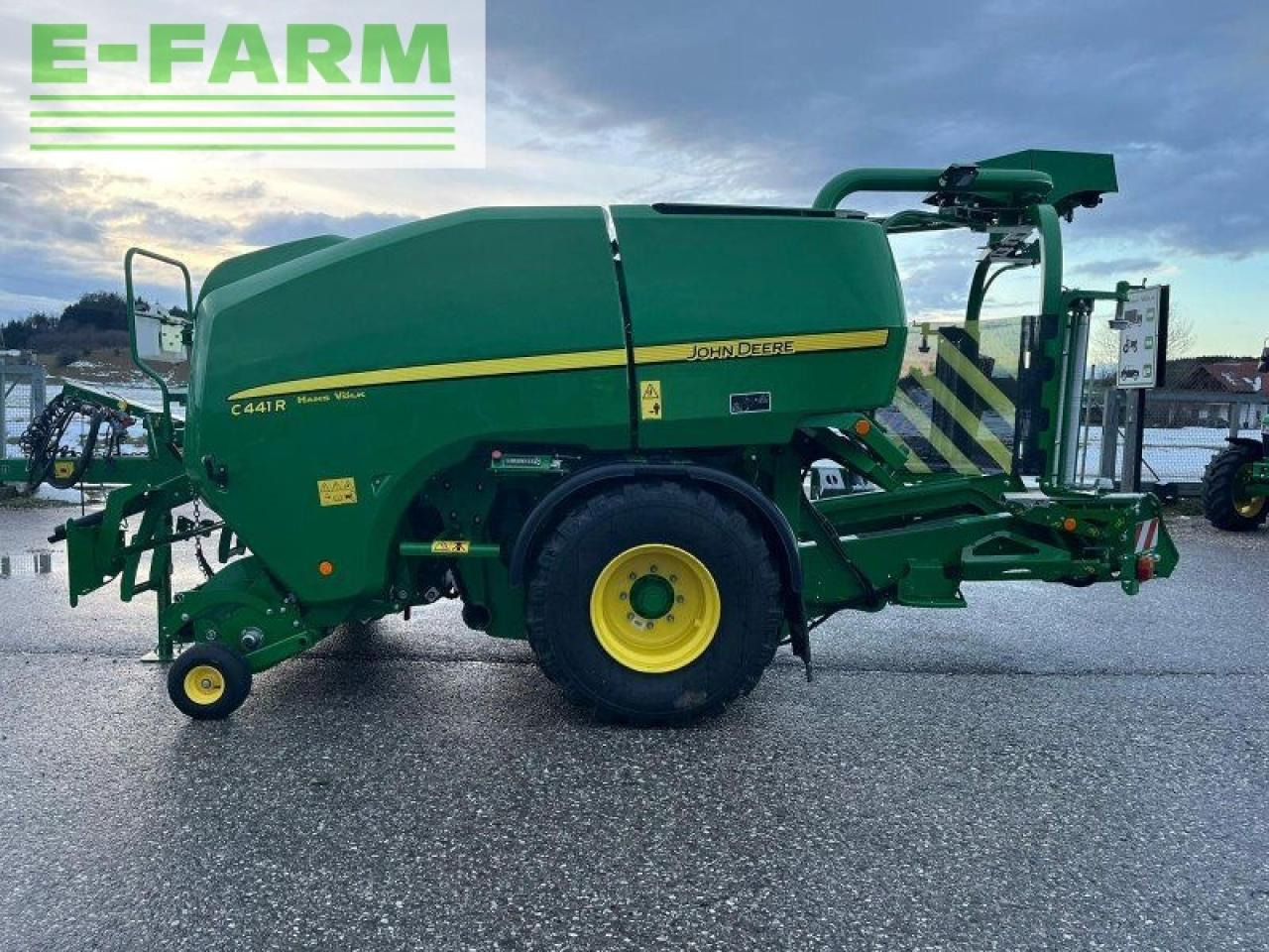 John Deere c441r - Kvadratna balirka: slika John Deere c441r - Kvadratna balirka John Deere c441r - Kvadratna balirka: slika John Deere c441r - Kvadratna balirka