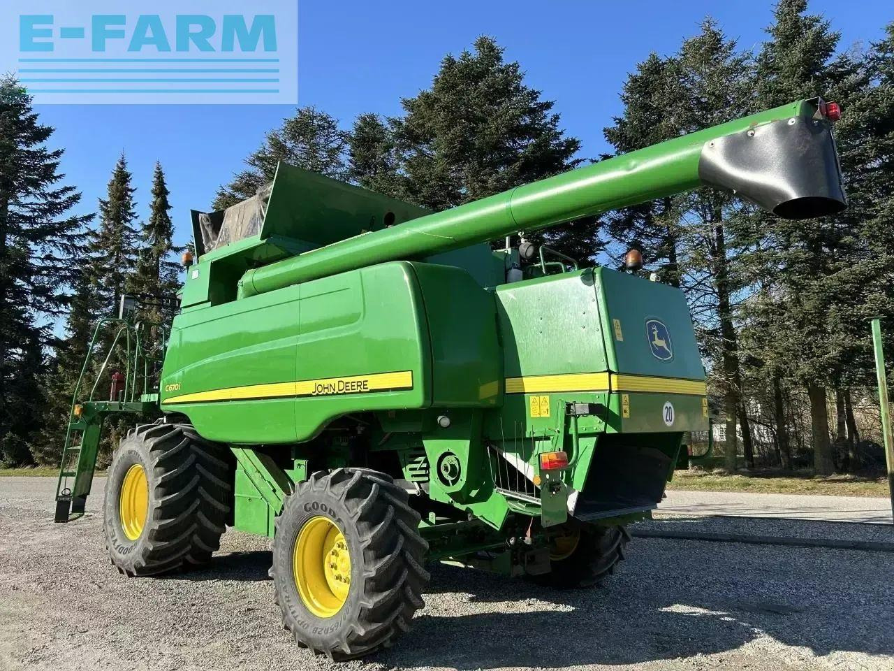 John Deere c670 - Kombajn za žetvu: slika John Deere c670 - Kombajn za žetvu John Deere c670 - Kombajn za žetvu: slika John Deere c670 - Kombajn za žetvu